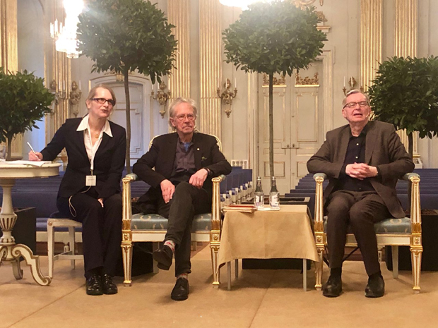 Америчке провокације о Сребреници и рођенданска песма за Хандкеа: Новости у Стокхолму на почетку свечаности доделе Нобелове награде (ВИДЕО)